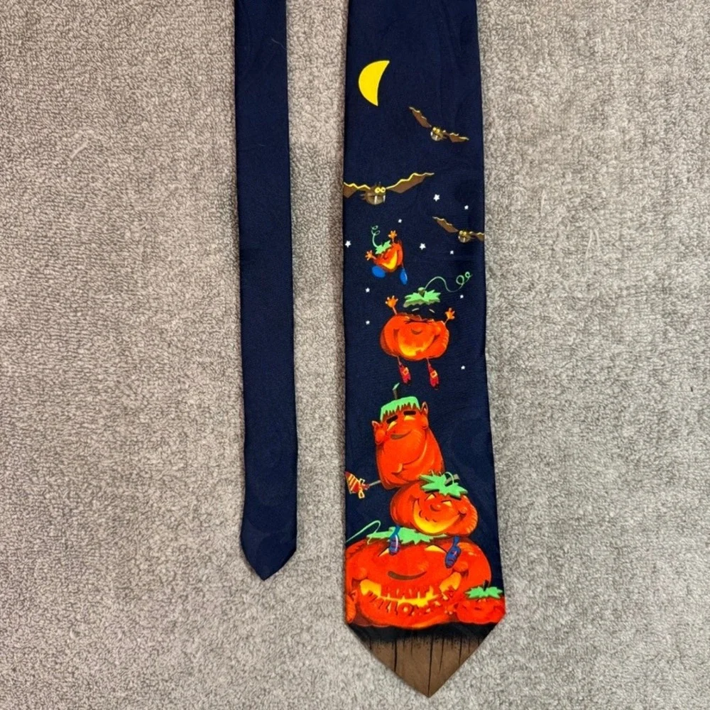 Hallmark Novelties Halloween Tie Navy Blue Jack-O-Lantern Pumpkin Bats USA Made